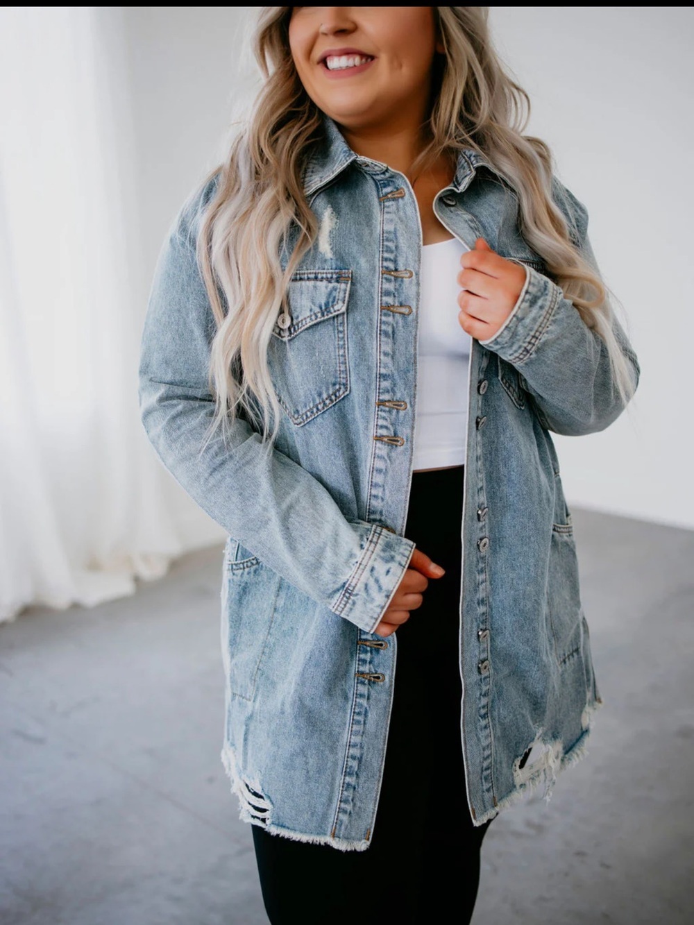 Veveret Denim Jean Shacket Jacket Size Medium Medium Wash Distressed Button Down